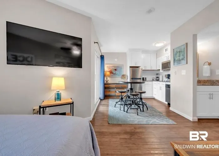 Apartment Beachfront Getaway W Pools, Sauna & Ocean Views *