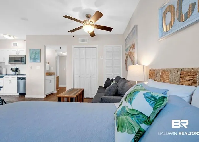 Beachfront Getaway W Pools, Sauna & Ocean Views * Gulf Shores