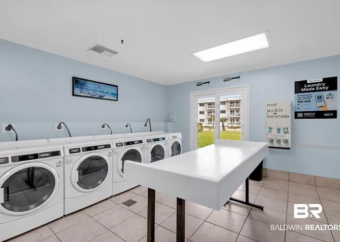 Beachfront Getaway W Pools, Sauna & Ocean Views * Gulf Shores