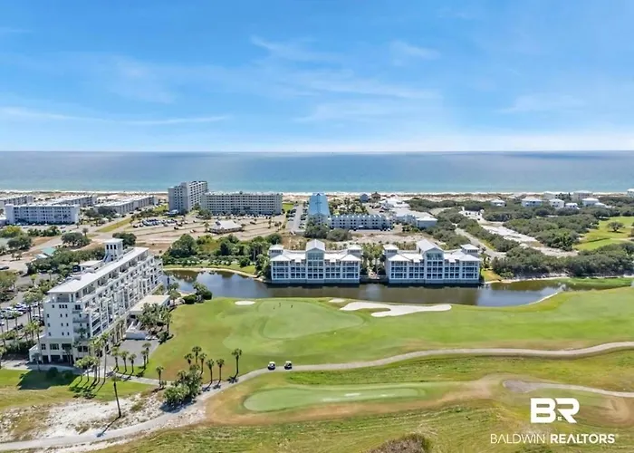 Beachfront Getaway W Pools, Sauna & Ocean Views Apartment *