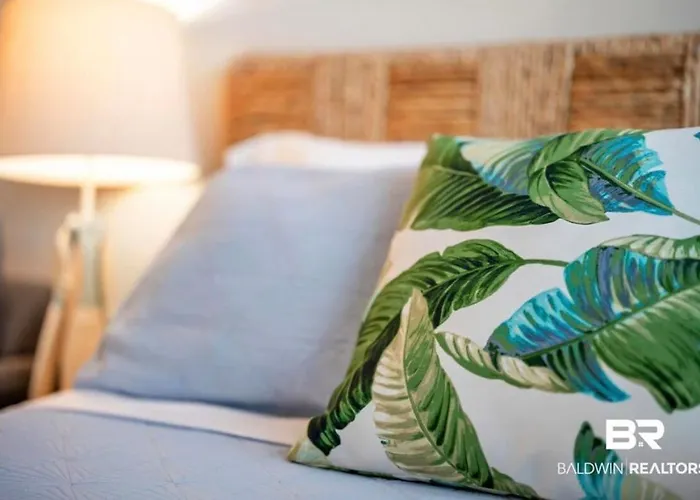 Beachfront Getaway W Pools, Sauna & Ocean Views Gulf Shores